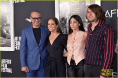 robert-downey-jr-sr-premiere-with-son-indio-04