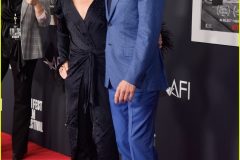 robert-downey-jr-sr-premiere-with-son-indio-05