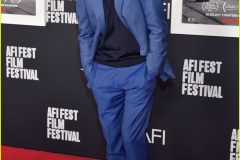 robert-downey-jr-sr-premiere-with-son-indio-14