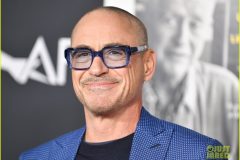 robert-downey-jr-sr-premiere-with-son-indio-23