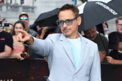 LONDON, ENGLAND - JULY 12: Robert Downey Jr attends a photocall for "Oppenheimer" in Trafalgar Square on July 12, 2023 in London, England. (Photo by David M. Benett/Jed Cullen/Dave Benett/WireImage)