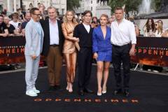 LONDON, ENGLAND - JULY 12: Robert Downey Jr., Christopher Nolan, Emily Blunt, Cillian Murphy, Florence Pugh and Matt Damon attend the London Photocall for Universal Pictures' "Oppenheimer" at Trafalgar Square on July 12, 2023 in London, England. (Photo by Neil P. Mockford/Getty Images for Universal Pictures)