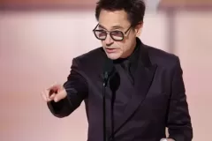 Robert-Downey-JR-Golden-Globes