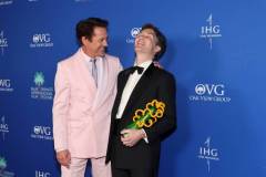 PALM SPRINGS, CALIFORNIA - JANUARY 04: (L-R) Robert Downey Jr. and Cillian Murphy, winner of the Desert Palm Achievement Award for "Oppenheimer,"  pose backstage during the 35th Annual Palm Springs International Film Awards, Sponsored by IHG Hotels & Resorts, at Palm Springs Convention Center on January 04, 2024 in Palm Springs, California. (Photo by Amy Sussman/Getty Images for IHG Hotels & Resorts)