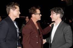 SANTA BARBARA, CALIFORNIA - FEBRUARY 09: (L-R) Rob Lowe, Robert Downey Jr. and Cillian Murphy attend the Maltin Modern Master Award during the 39th Annual Santa Barbara International Film Festival on February 09, 2024 in Santa Barbara, California. (Photo by Tibrina Hobson/Getty Images for SBIFF)