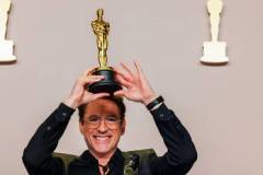 Hollywood, CA - March 10: Robert Downey Jr. winner of the Best Actor in a Supporting Role award for "Oppenheimer," in the deadline room at the 96th Annual Academy Awards at the Dolby Theatre at Hollywood & Highland Center in Hollywood, CA, Sunday, March 10, 2024. (Dania Maxwell / Los Angeles Times via Getty Images)