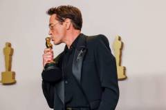 Hollywood, CA - March 10: Robert Downey Jr. winner of the Best Actor in a Supporting Role award for "Oppenheimer," in the deadline room at the 96th Annual Academy Awards at the Dolby Theatre at Hollywood & Highland Center in Hollywood, CA, Sunday, March 10, 2024. (Dania Maxwell / Los Angeles Times via Getty Images)