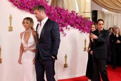 HOLLYWOOD, CALIFORNIA - MARCH 10: (L-R) Elsa Pataky, Chris Hemsworth, Susan Downey and Robert Downey Jr. attend the 96th Annual Academy Awards on March 10, 2024 in Hollywood, California. (Photo by Mike Coppola/Getty Images)