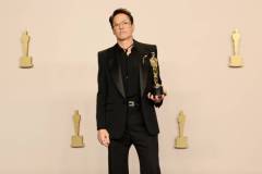 HOLLYWOOD, CALIFORNIA - MARCH 10: Robert Downey Jr., winner of the Best Actor in a Supporting Role award for ?Oppenheimer?, poses in the press room during the 96th Annual Academy Awards at Ovation Hollywood on March 10, 2024 in Hollywood, California. (Photo by Arturo Holmes/Getty Images)