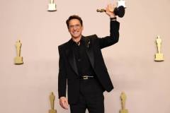 HOLLYWOOD, CALIFORNIA - MARCH 10: Robert Downey Jr., winner of the Best Actor in a Supporting Role award for ?Oppenheimer?, poses in the press room during the 96th Annual Academy Awards at Ovation Hollywood on March 10, 2024 in Hollywood, California. (Photo by John Shearer/WireImage)