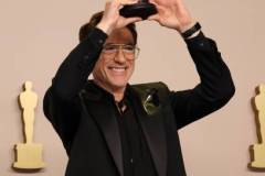 HOLLYWOOD, CALIFORNIA - MARCH 10: Robert Downey Jr., winner of the Best Actor in a Supporting Role award for ?Oppenheimer?, poses in the press room during the 96th Annual Academy Awards at Ovation Hollywood on March 10, 2024 in Hollywood, California. (Photo by John Shearer/WireImage)