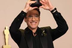 HOLLYWOOD, CALIFORNIA - MARCH 10: Robert Downey Jr., winner of the Best Actor in a Supporting Role award for ?Oppenheimer?, poses in the press room during the 96th Annual Academy Awards at Ovation Hollywood on March 10, 2024 in Hollywood, California. (Photo by John Shearer/WireImage)