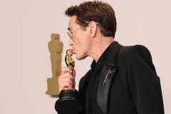 HOLLYWOOD, CALIFORNIA - MARCH 10: Robert Downey Jr., winner of Best Supporting Actor award for 'Oppenheimer' poses in the press room during the 96th Annual Academy Awards at Ovation Hollywood on March 10, 2024 in Hollywood, California. (Photo by Rodin Eckenroth/Getty Images)