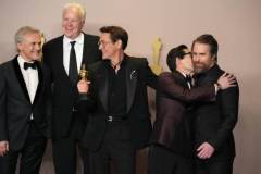 HOLLYWOOD, CALIFORNIA - MARCH 10: (L-R) Christoph Waltz, Tim Robbins, Robert Downey Jr., winner of the Best Actor in a Supporting Role award for ?Oppenheimer?, Ke Huy Quan, and Sam Rockwell pose in the press room during the 96th Annual Academy Awards at Ovation Hollywood on March 10, 2024 in Hollywood, California. (Photo by Jeff Kravitz/FilmMagic)