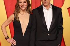 BEVERLY HILLS, CALIFORNIA - MARCH 10: (L-R) Susan Downey and Robert Downey Jr. attens the 2024 Vanity Fair Oscar Party Hosted By Radhika Jones at Wallis Annenberg Center for the Performing Arts on March 10, 2024 in Beverly Hills, California. (Photo by Amy Sussman/Getty Images)