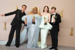 HOLLYWOOD, CALIFORNIA - MARCH 10: (L-R) Robert Downey Jr., winner of the Best Actor in a Supporting Role award for ?Oppenheimer?, Da'Vine Joy Randolph, winner of the Best Supporting Actress award for ?The Holdovers?, Emma Stone, winner of the Best Actress in a Leading Role award for ?Poor Things?, and Cillian Murphy, winner of the Best Actor in a Leading Role award for ?Oppenheimer?, pose in the press room during the 96th Annual Academy Awards at Ovation Hollywood on March 10, 2024 in Hollywood, California. (Photo by Jeff Kravitz/FilmMagic)