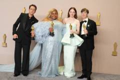 HOLLYWOOD, CALIFORNIA - MARCH 10: (L-R) Robert Downey Jr., winner of the Best Actor in a Supporting Role award for ?Oppenheimer?, Da'Vine Joy Randolph, winner of the Best Supporting Actress award for ?The Holdovers?, Emma Stone, winner of the Best Actress in a Leading Role award for ?Poor Things?, and Cillian Murphy, winner of the Best Actor in a Leading Role award for ?Oppenheimer?, pose in the press room during the 96th Annual Academy Awards at Ovation Hollywood on March 10, 2024 in Hollywood, California. (Photo by Jeff Kravitz/FilmMagic)