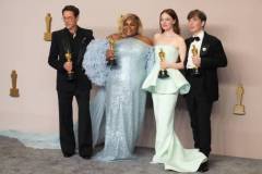 HOLLYWOOD, CALIFORNIA - MARCH 10: (L-R) Robert Downey Jr., winner of the Best Actor in a Supporting Role award for ?Oppenheimer?, Da'Vine Joy Randolph, winner of the Best Supporting Actress award for ?The Holdovers?, Emma Stone, winner of the Best Actress in a Leading Role award for ?Poor Things?, and Cillian Murphy, winner of the Best Actor in a Leading Role award for ?Oppenheimer?, pose in the press room during the 96th Annual Academy Awards at Ovation Hollywood on March 10, 2024 in Hollywood, California. (Photo by Jeff Kravitz/FilmMagic)