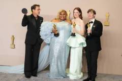 HOLLYWOOD, CALIFORNIA - MARCH 10: (L-R) Robert Downey Jr., winner of the Best Actor in a Supporting Role award for ?Oppenheimer?, Da'Vine Joy Randolph, winner of the Best Supporting Actress award for ?The Holdovers?, Emma Stone, winner of the Best Actress in a Leading Role award for ?Poor Things?, and Cillian Murphy, winner of the Best Actor in a Leading Role award for ?Oppenheimer?, onstage in the press room at the 96th Annual Academy Awards at Ovation Hollywood on March 10, 2024 in Hollywood, California. (Photo by Jeff Kravitz/FilmMagic)