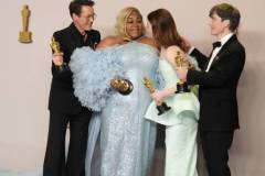 HOLLYWOOD, CALIFORNIA - MARCH 10: (L-R) Robert Downey Jr., winner of the Best Actor in a Supporting Role award for ?Oppenheimer?, Da'Vine Joy Randolph, winner of the Best Supporting Actress award for ?The Holdovers?, Emma Stone, winner of the Best Actress in a Leading Role award for ?Poor Things?, and Cillian Murphy, winner of the Best Actor in a Leading Role award for ?Oppenheimer?, onstage in the press room at the 96th Annual Academy Awards at Ovation Hollywood on March 10, 2024 in Hollywood, California. (Photo by Jeff Kravitz/FilmMagic)