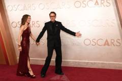 HOLLYWOOD, CALIFORNIA - MARCH 02:  (L-R) Robert Downey Jr. and Susan Downey attend the 97th Annual Oscars at Dolby Theatre on March 02, 2025 in Hollywood, California. (Photo by Chelsea Guglielmino/FilmMagic)